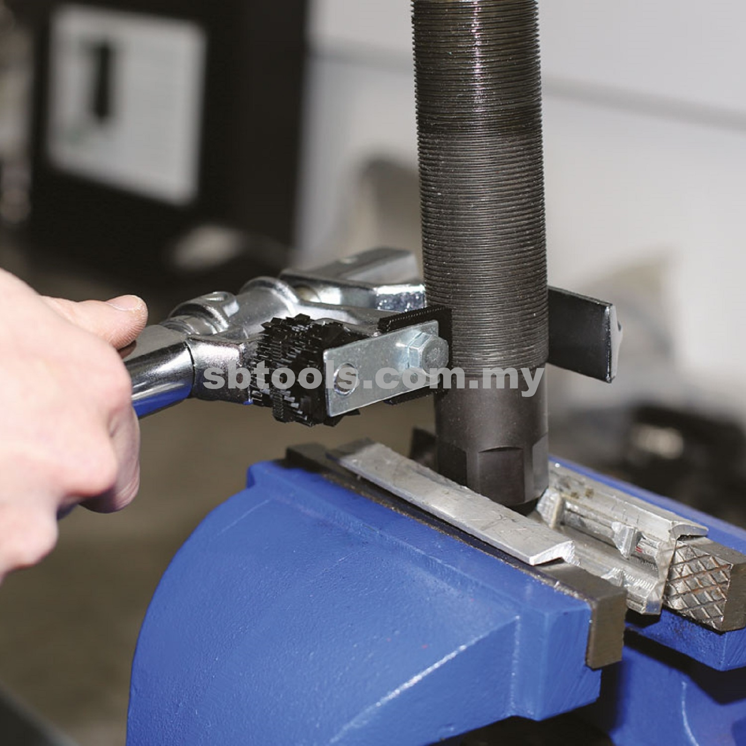SB TOOLS Universal Outside Thread Chaser - Image 2