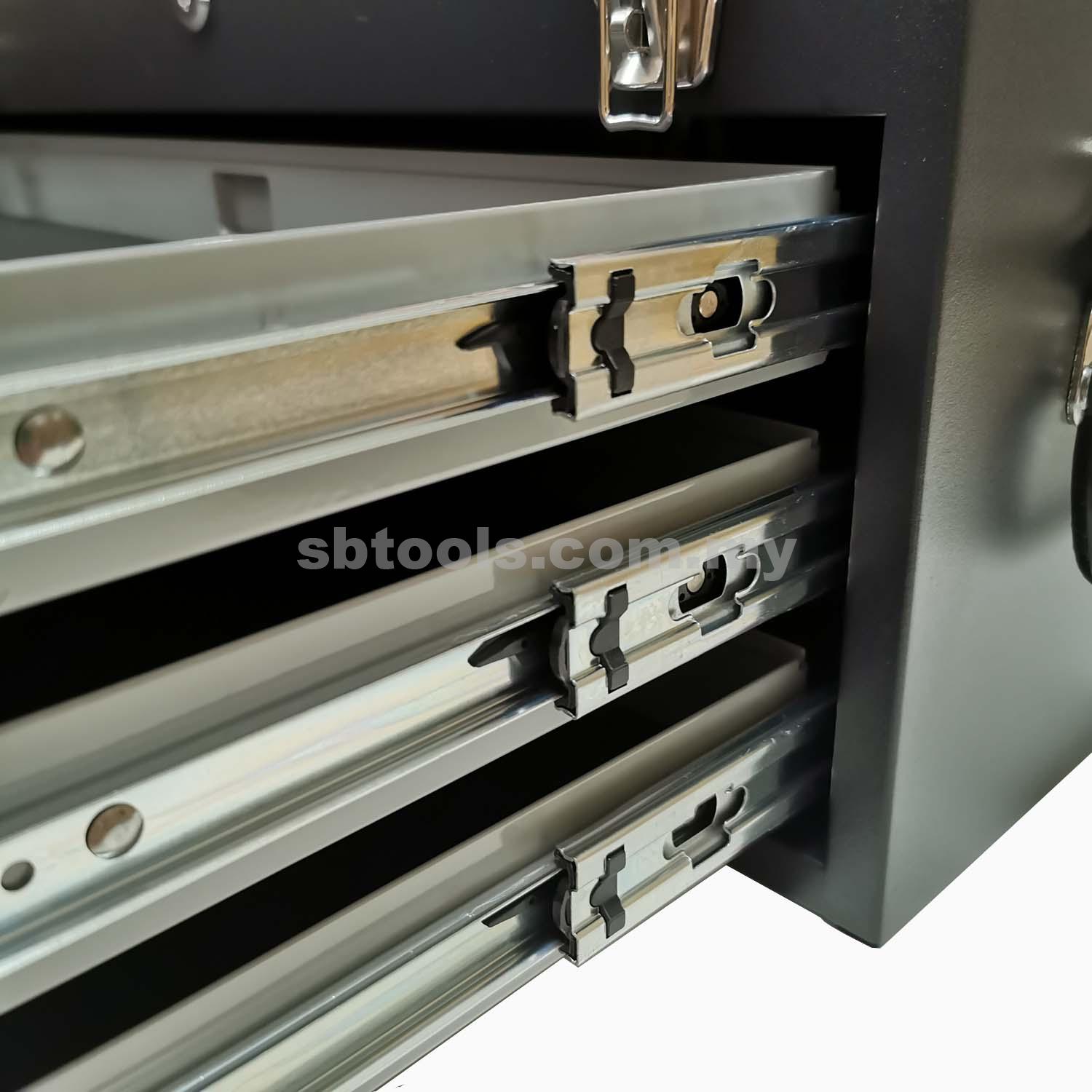 XR TOOLS 3+1 Heavy Duty Empty Tool Chest - Image 3
